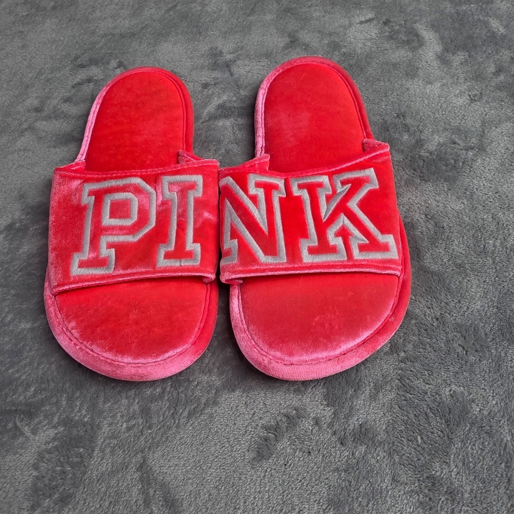 Victoria‎ Secret Hot/White Pink Slippers Slides- SZ 5/6- PINK